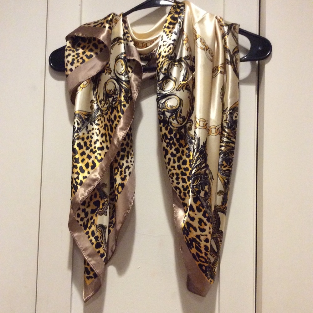 🌺ANIMAL PRINT LEOPARD SCARF SHAWL WRAP SILK SATIN - Picture 6 of 7